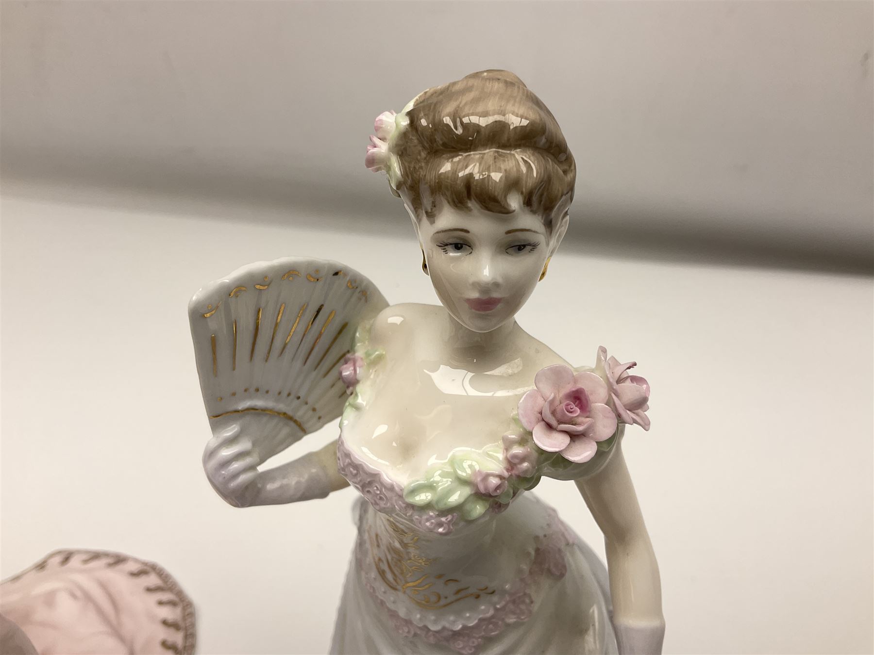 COALPORT　紫と白の女性像 置物 Coalport Ladies | eBay