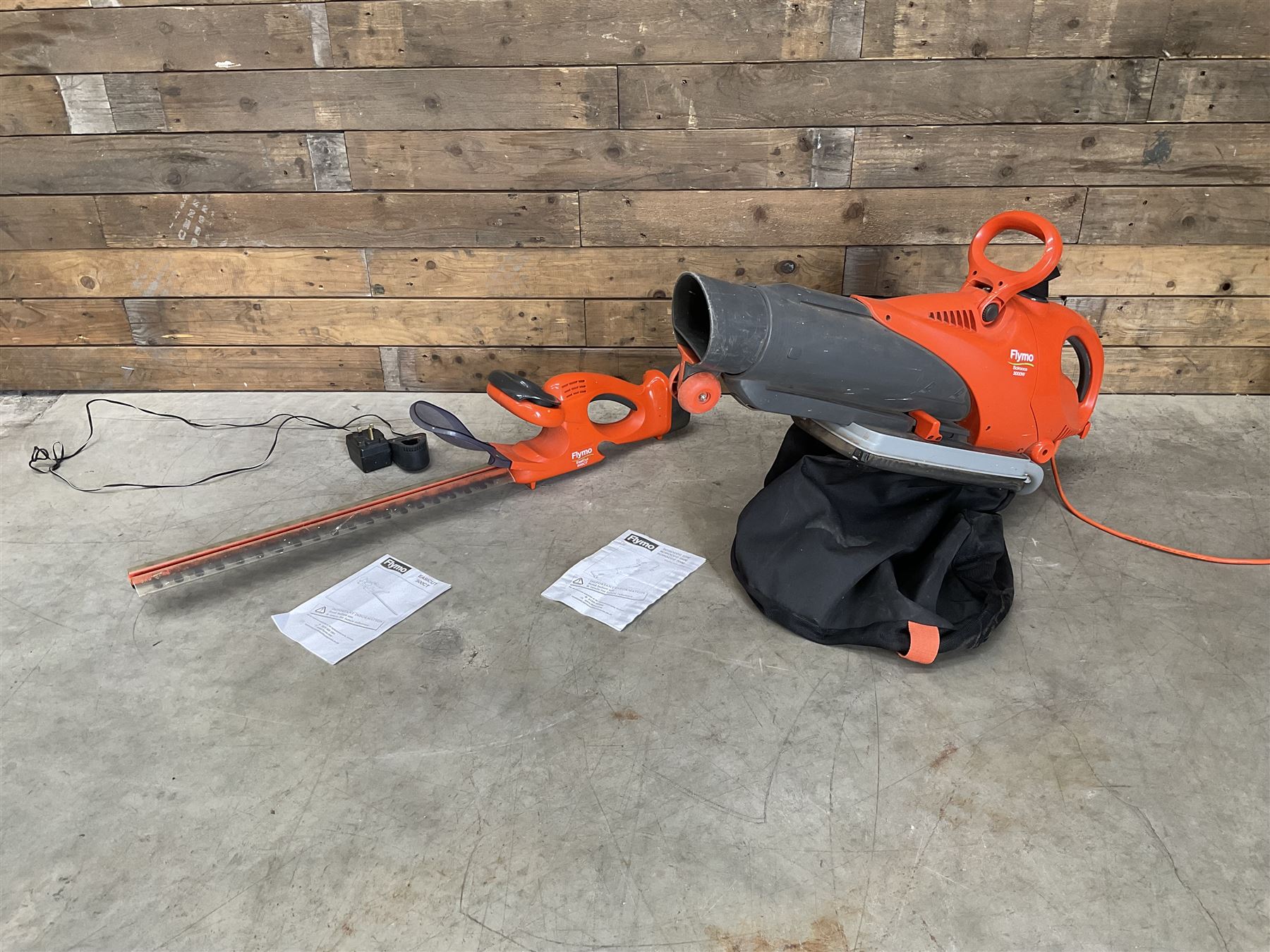 Flymo Scirocco 3000w leaf blower and EasiCut 500CT hedge trimmer (2)