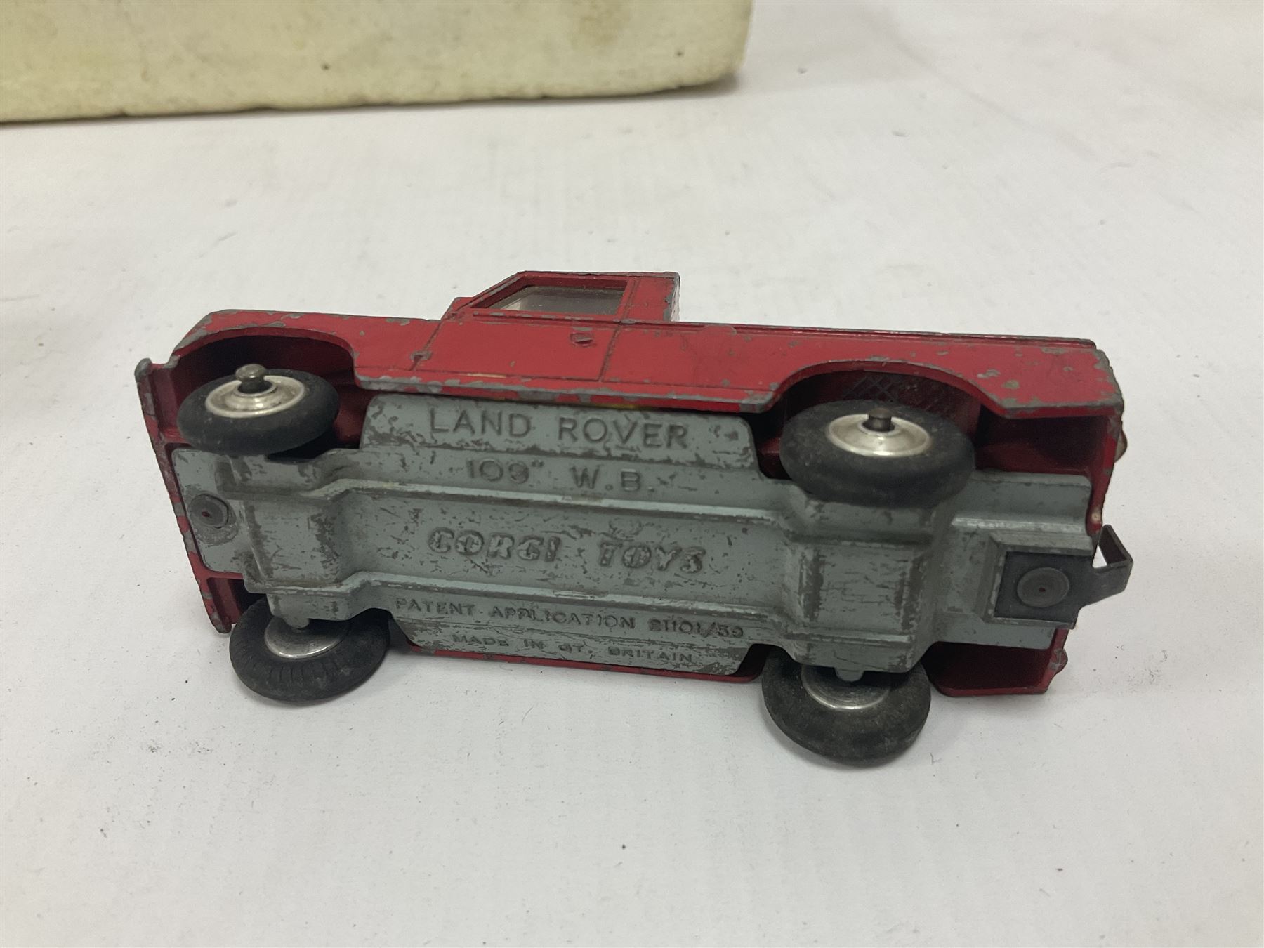 Corgi Chipperfields Circus Toys Gift Set No. 23 part-set in part-box comprising Smith’s ‘Karrier’ Van, International 6x6 truck, two Circus Animal Cages and Platform Trailer; accompanied by similar Corgi Major Chipperfield Circus Articulated Horsebox, and two Corgi Land Rovers
