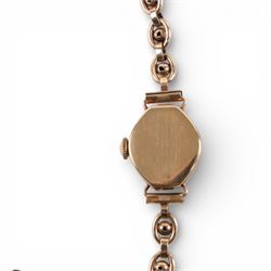 Accurist ladies 9ct gold manual wind wristwatch, on 9ct gold bracelet, hallmarked, boxed