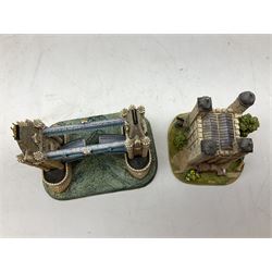 Six Lilliput Lane models from the 'Britain's Heritage' collection, comprising Hampton Court Palace, Tower Bridge, Tower of London, Buckingham Palace, Marble Arch and Big Ben, all boxed