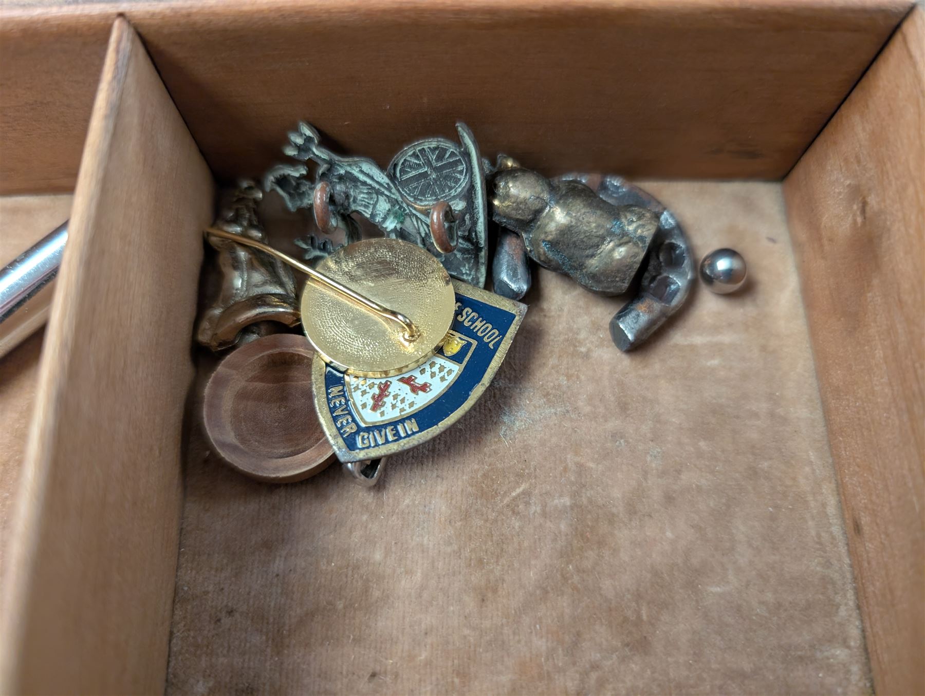 Collection of Great British and World coins, including 0.997 silver Laxmi Ganesh Krishiiamahavir Ambajishrinathji coin, American coins, commemorative coins, etc together with a silver fob medal, two Siam silver tie clips and a silver pen knife inscribed 1917