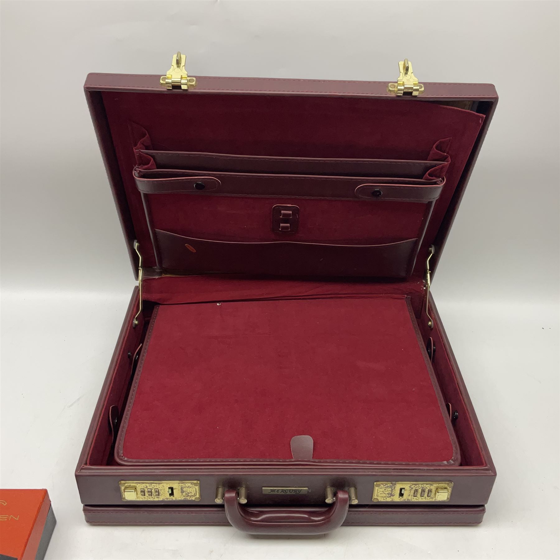 Collection of leather camera cases, to include Nikon ever ready cases and two larger cases, together with Gossen Sixticolor light meter, in box and other camera equipment 