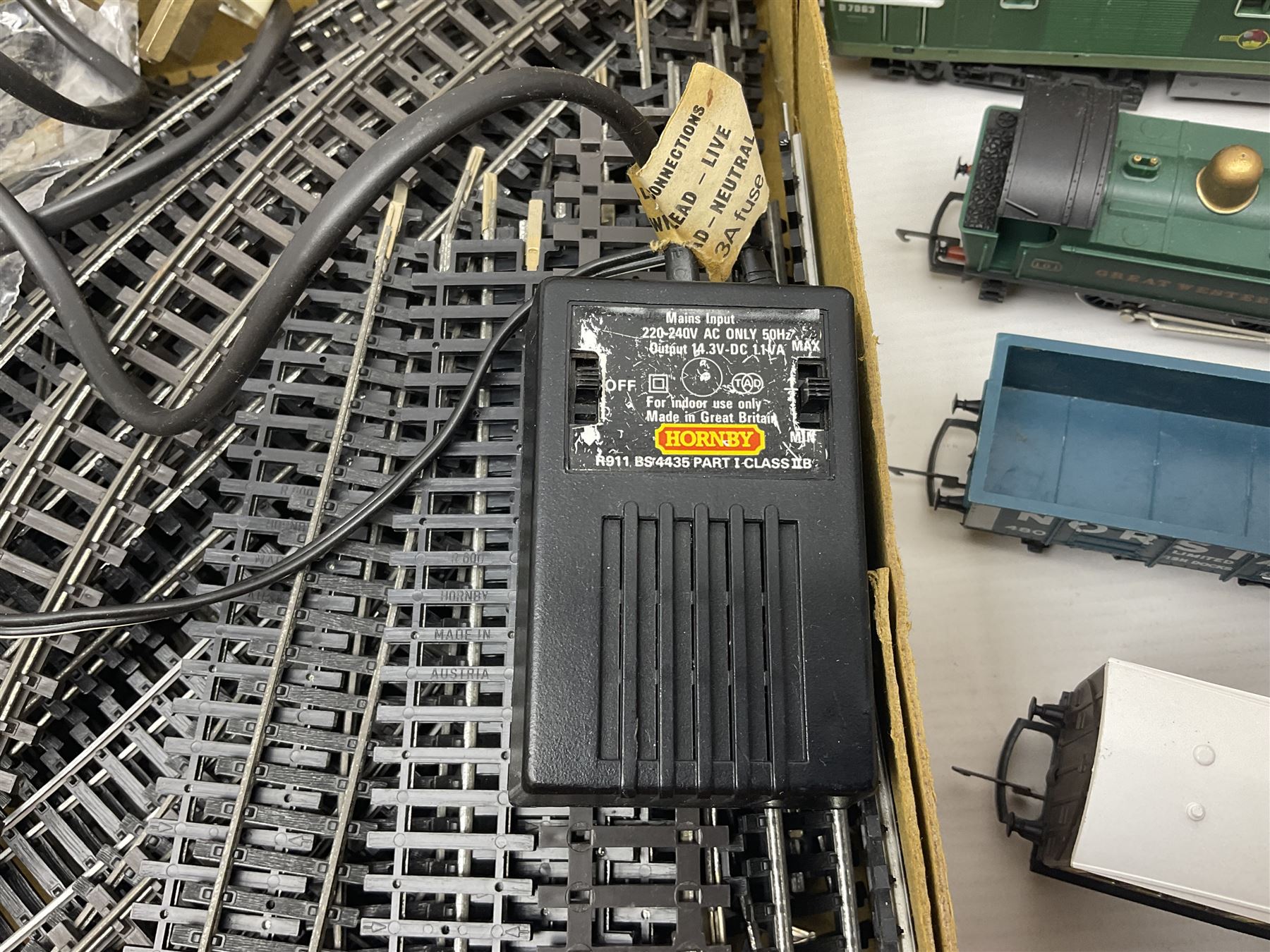 Hornby '00' gauge - Class 35 Hymek Diesel Hydraulic B-B locomotive No.D7063; Class 101 Holden Tank 0-4-0 locomotive No.101; nine wagons/coaches; track and controller; and 1978 catalogue; together with small quantity of loose Meccano with two booklets; all unboxed