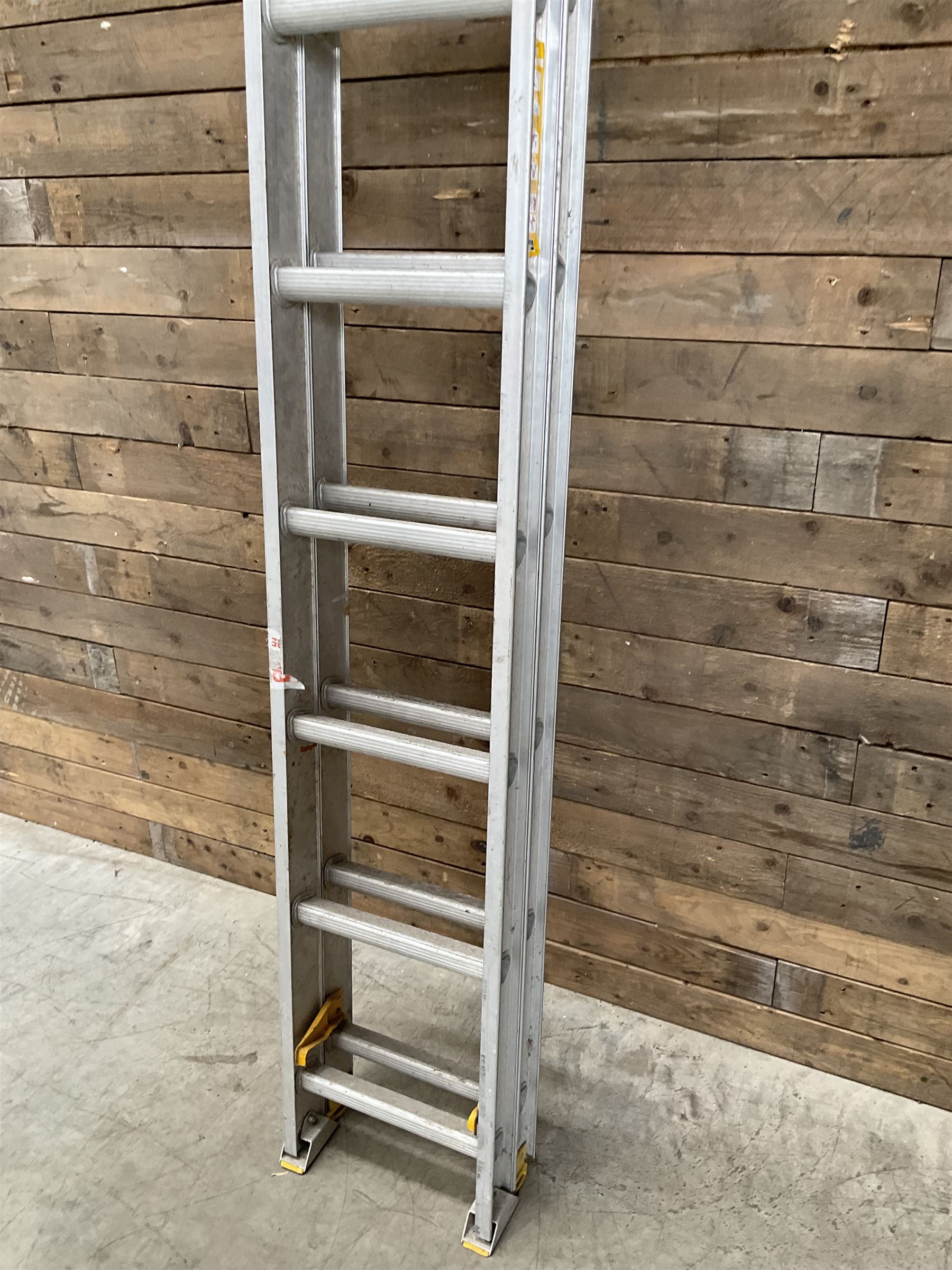Clima pair of aluminium extending ladders - 3.96m closed, 7.26m extended