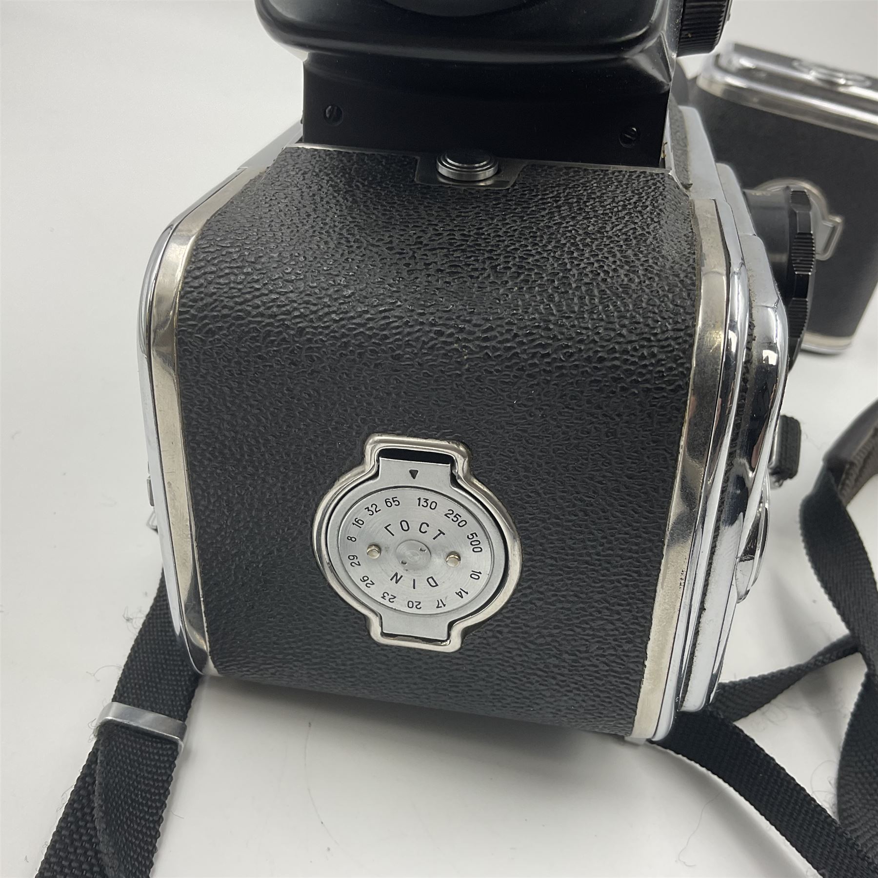 Kueb 88 camera body, with 'Mc Bonha-3 2.8/80' lens serial no 824052