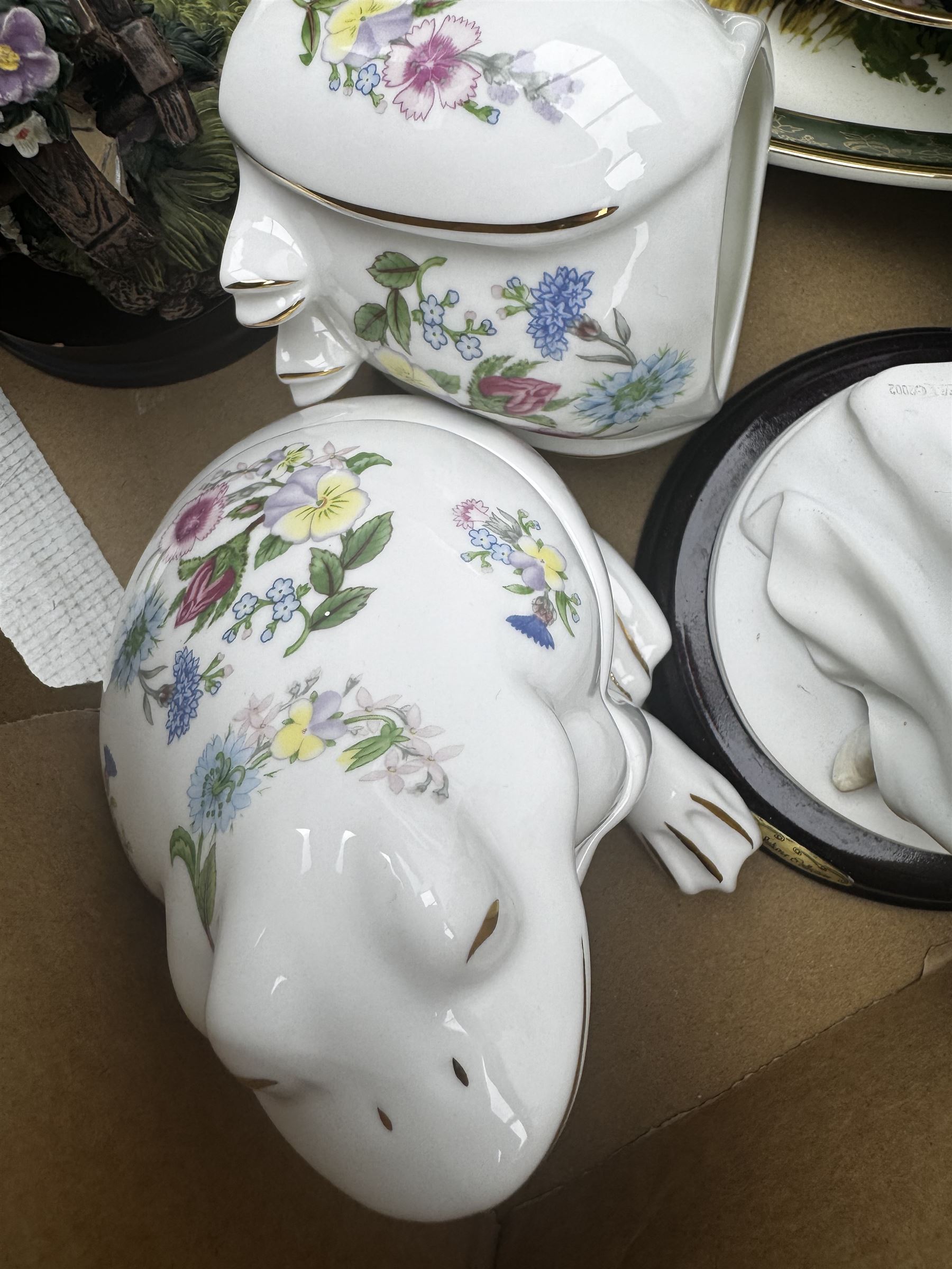 Five ‘The Juliana Collection’ figures, Capodimonte figure of a cobbler, four decorative cat plates, another decorative plates and Aynsley china