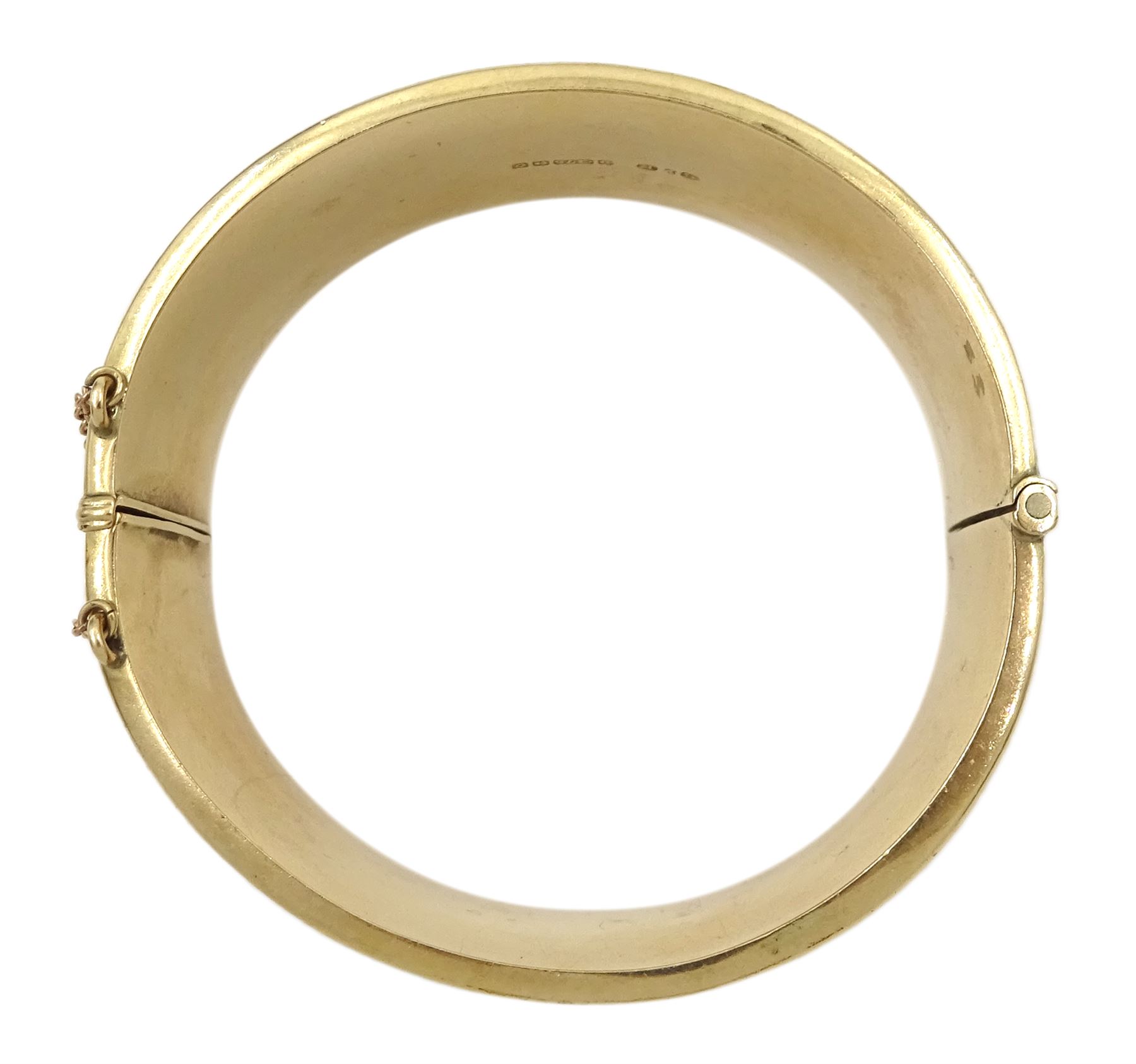 9ct gold wide hinged bangle, with bright cut foliate decoration, by Smith & Pepper Ltd, Birmingham 1963, boxed