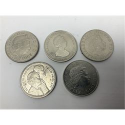 Queen Elizabeth II twenty four five pound coins to include 2017 ‘Unicorn of Scotland’ and ‘Lion of England’ coins on Change Checker cards etc 