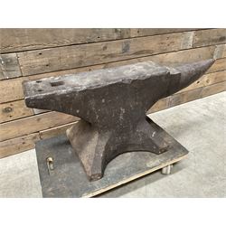 Blacksmiths anvil