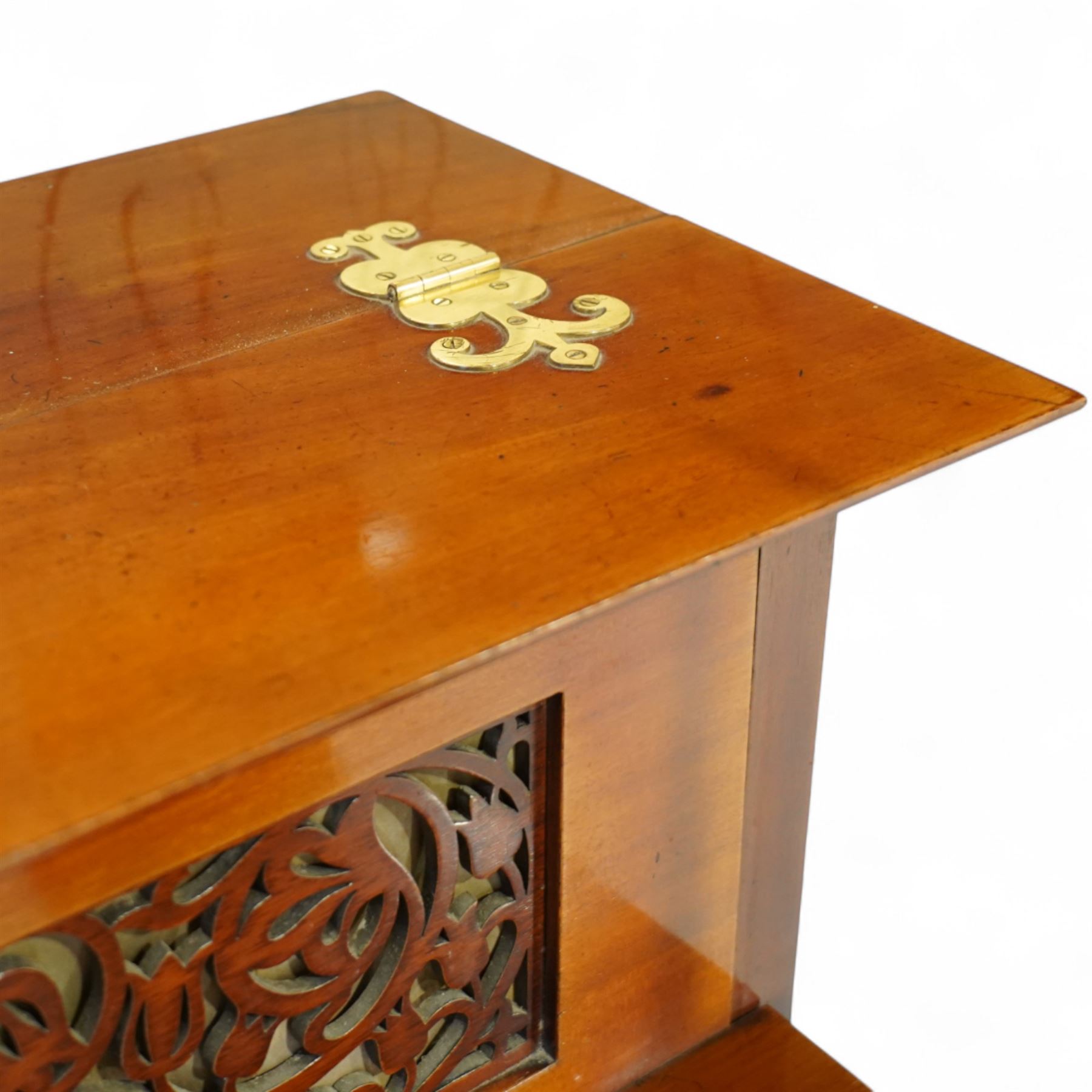 Claud Bechstein- German model IV overstrung upright piano in a mahogany Arts & Crafts designed case by Walter Cave, Serial number 56589 (1900-01), with a lattice music desk and silk backed open fretwork, square key fall with makers name and crafted brass hinges, two candle sconces on tapered square supports, makers name and model number cast into the frame, with an underdamper action, una-corda and sustain pedals, recently re-strung with new tuning pins, responsive action and damping, in very good playing condition, with 85 ivory and ebony keys A0-A7, tuning A=440. Including a period duet stool with a velvet-padded top.
Walter Cave was a leading architect, interior designer, and furniture maker during the Arts & Crafts period, a similar piano to this was owned and played by George Bernard Shaw and is on exhibition at the National Trust property, Shaw's Corner (Hertfordshire).

This item has been registered for sale under section 10 of the APHA Ivory Act, Reference 8P3C9UKA
