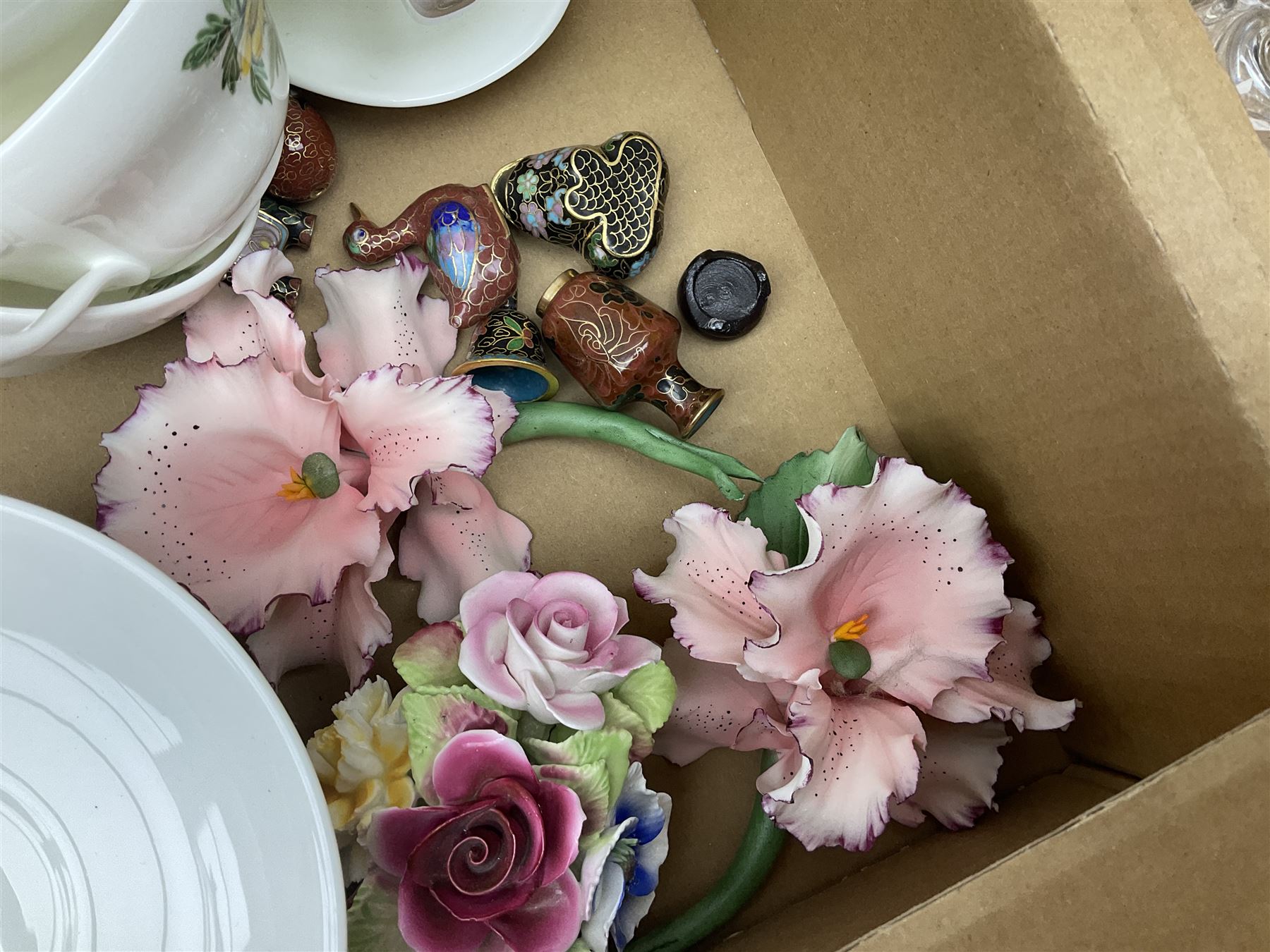 Wedgwood Golden Glory pattern tea and dinner wares, Coalport Countryware cups, Noritake flowers, Hornsea Palladio vase, other glassware and ceramics etc in three boxes