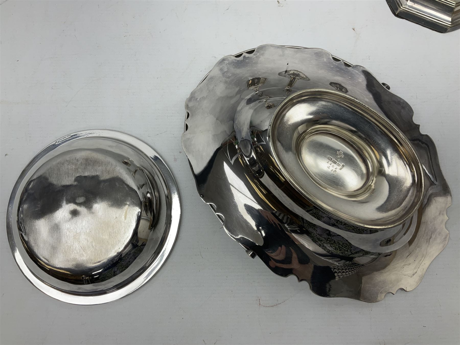 Collection of assorted silver plate, comprising four cup egg cruet, table lamp, bud vase, desk stand etc  