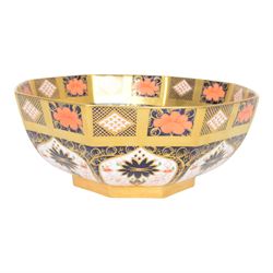 Royal Crown Derby 1128 Imari pattern octagonal bowl, D28cm