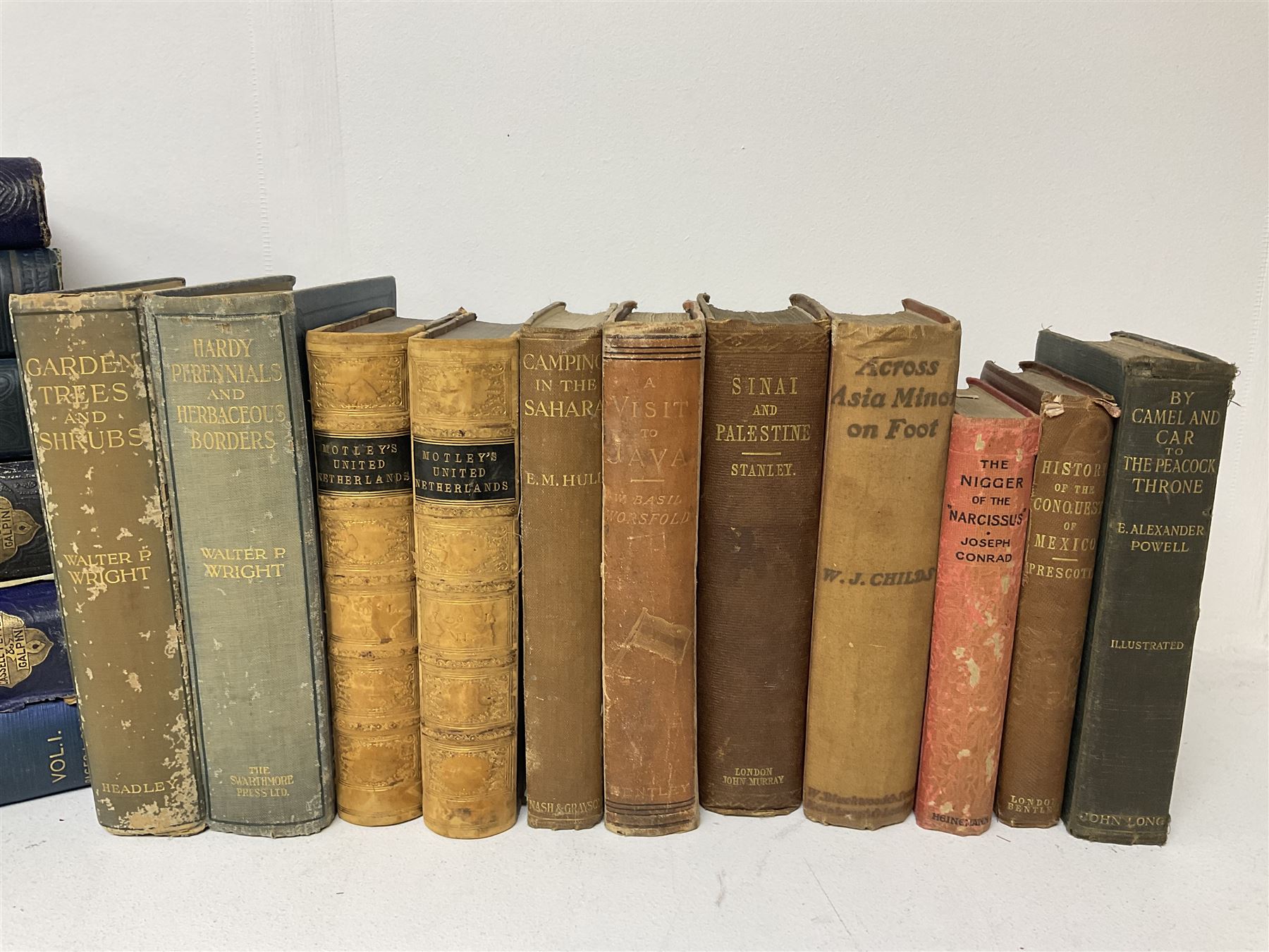 Collection of books including Hinnerd, Shirley; The Amateur's Kitchen Garden, Wright, Walter. P; Handy Perennials and Herbaceous Boards, and Garden Trees and Shrubs, Prescott, William H; The Conquest of Mexico etc 