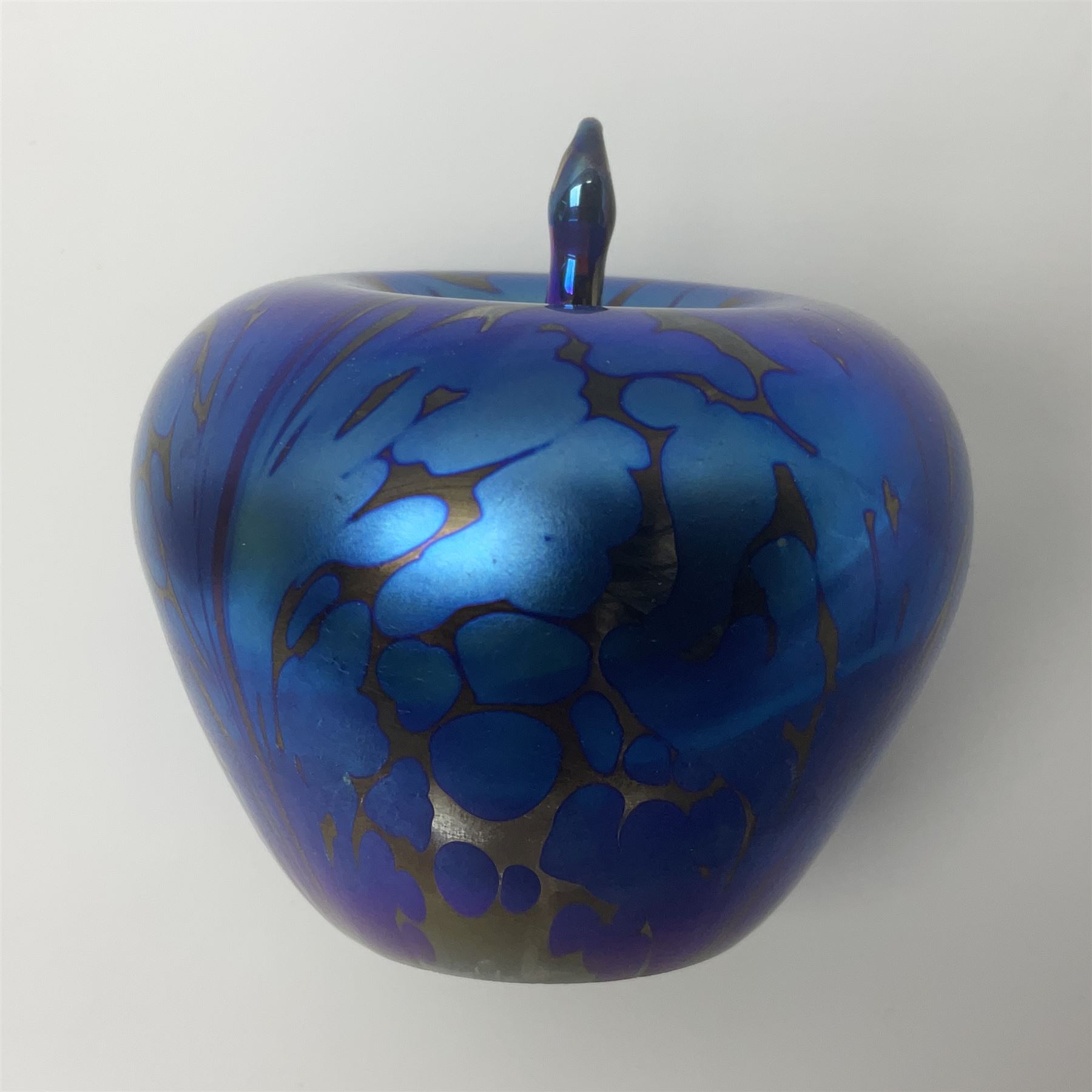 Two Robert Held glass vases, together with Adrian Sankey apple paperweight, vases H10cm 