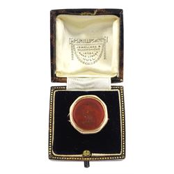 19th century rose gold round carnelian signet ring, with an eagle intaglio