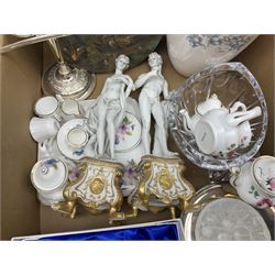 Wedgwood Golden Glory pattern tea and dinner wares, Coalport Countryware cups, Noritake flowers, Hornsea Palladio vase, other glassware and ceramics etc in three boxes