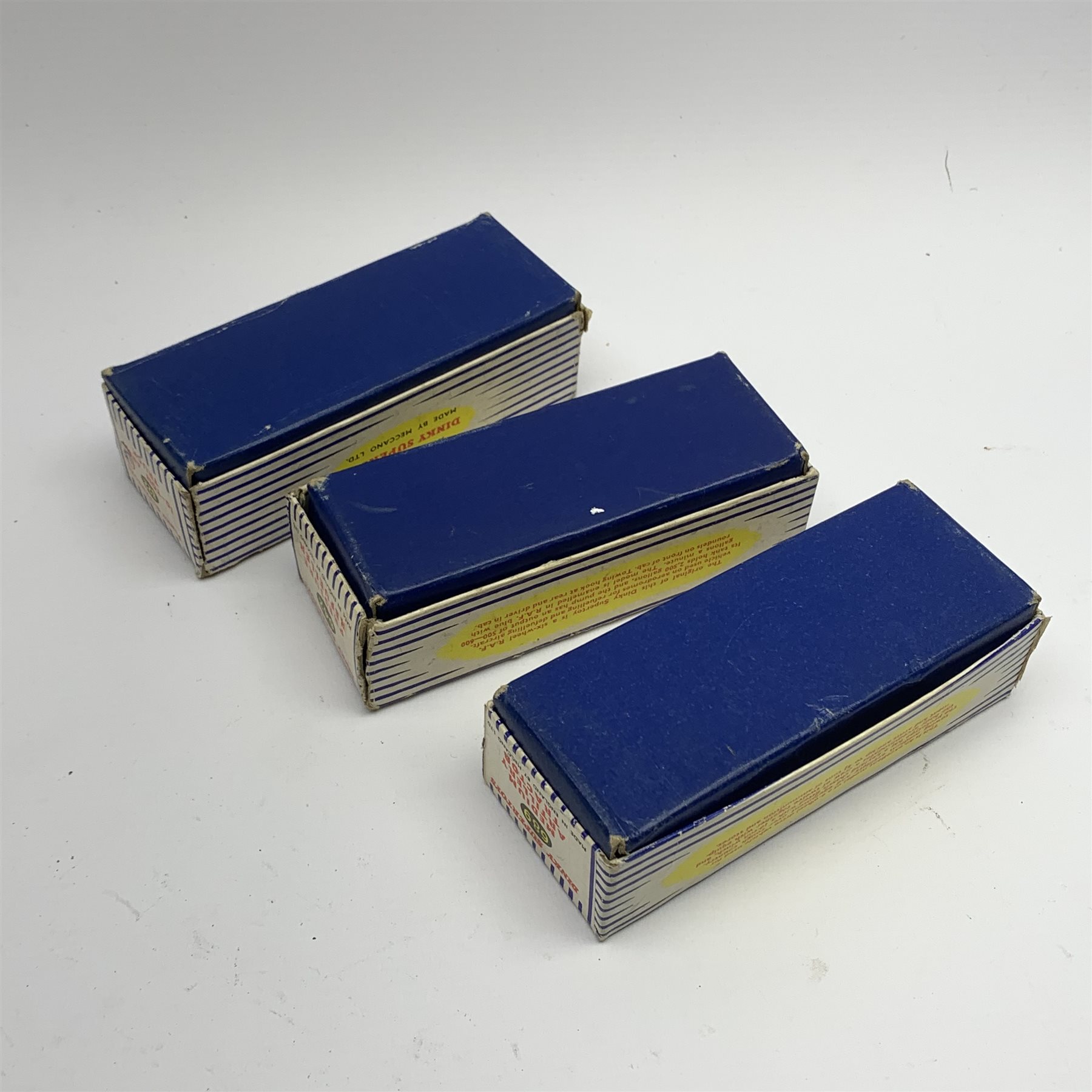 Dinky Supertoys - Pressure Refueller No.642, Medium Artillery Tractor No.689 and 10-Ton Army Lorry No.622, all boxed (3)