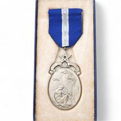 Silver Masonic Aegros Sanat Humanitas Hospital jewel to Bro. R F Churchill and a gilt and enamel Royal Masonic Institution for boys 'Steward' badge, both boxed
