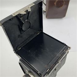 Welta Superfekta Folding twin lens camera, with 'Meyer Gorlitz Trioplan 1;3.8 f=10cm' lens serial no 649219 and 'Meyer Gorlitz Trioplan 1;3.8 f=7.5cm' lens serial no 653168, in fitted case