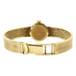 Omega ladies 9ct gold manual wind wristwatch, on integral 9ct gold bracelet, London 1978