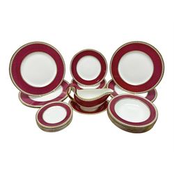 Wedgwood Ulander powder ruby pattern part dinner service, comprising six dinner plates, six side plates, six dessert plates, six soup bowls and sauce boat