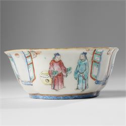 Chinese famille rose footed trefoil dish, enamelled with figures, seal mark to base, D12cm