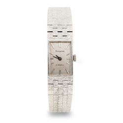 Accurist ladies 9ct white gold manual wind wristwatch, silvered dial with baton hour marke...