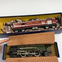 Hornby Dublo - electric Duchess Class 4-6-2 locomotive 'Duchess of Montrose' No.46232 with tender in associated Wrenn box; three-rail T.P.O. Mail Van Set (carriage only); and five 4078 Composite Sleeping Cars, all boxed