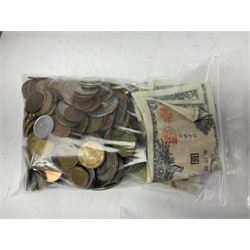 Great British and World coins, including pre-decimal pennies and half pennies, other pre-decimal coins, commemorative crowns, Euro coinage, United States of America one dollar banknotes etc