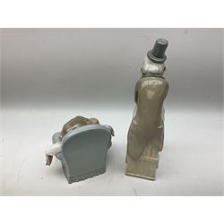 Collection of Nao figures, to include 'Moment with Mummy' no.1429, 'Stories with Grandma' no.1512, 'A Hug of Love' no.1467, together with fourteen further Nao figures and a Cascades clown figure