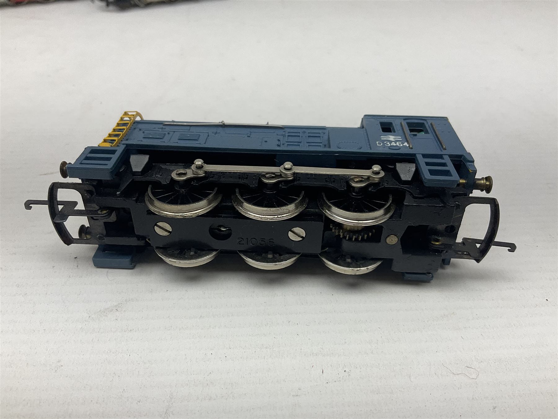 Wrenn '00' gauge - three Class 08 0-6-0 Diesel Shunting locomotives - No.7124 in LMS Black; No.D3464 in BR Blue; and No.D3783 in BR Green; all boxed with instructions (3)