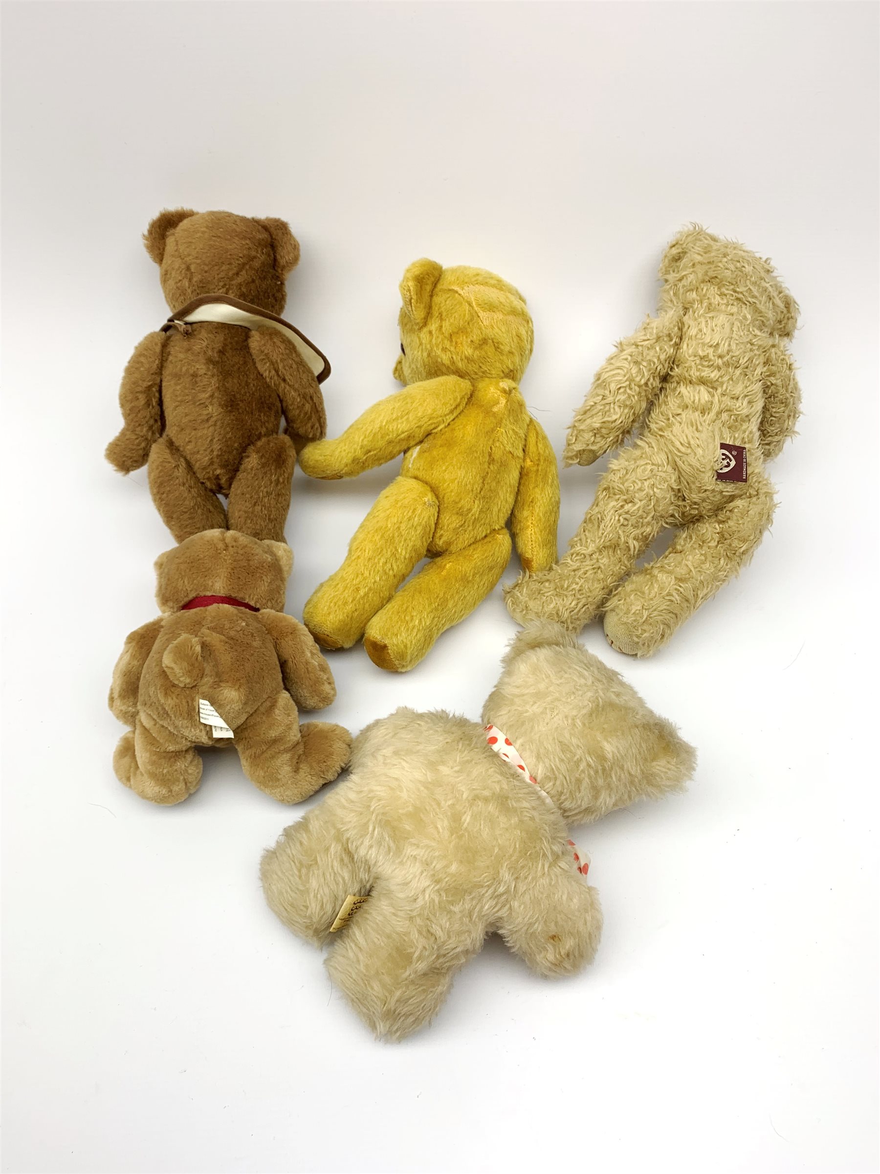 Nisbet CNC teddy bear wearing a bib H27cm; another CNC | Toys