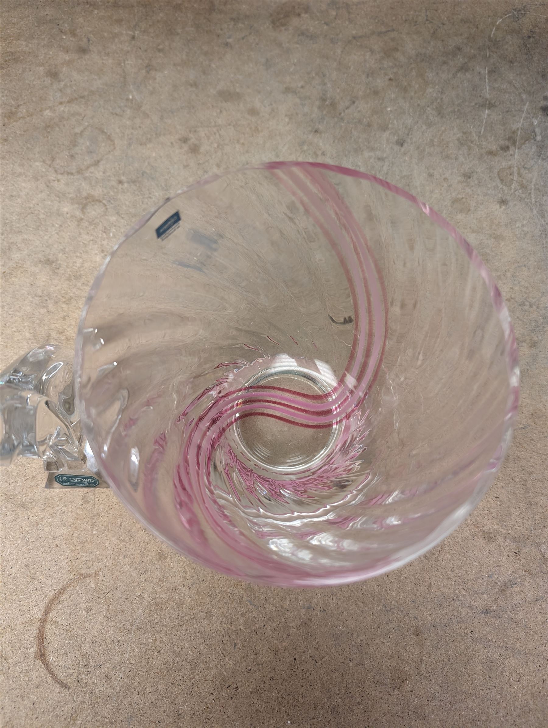 Durand glass figure of a cat and a Caithness vase with pink twist, vase H14cm