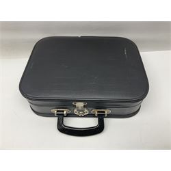 F. Buisson Dallas London oboe, serial no.5434; Boosey & Hawkes Lafleur clarinet, serial no.807004; and incomplete Boosey & Hawkes Regent clarinet, serial no.372169; each in fitted carrying case (3)