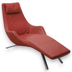 Rolf Benz - contemporary chaise longue upholstered in oxblood leather
