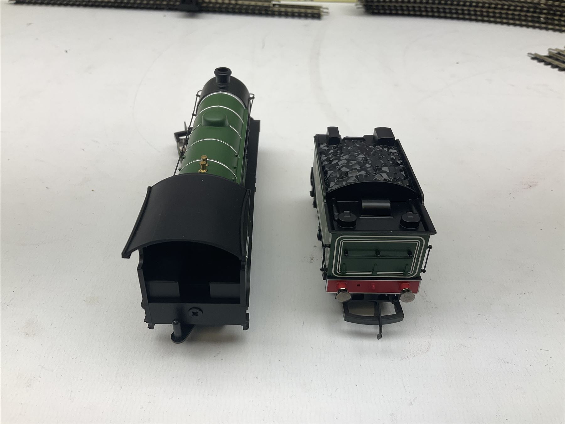 Hornby '00' gauge - 'Eastern Valleys Express' train set 