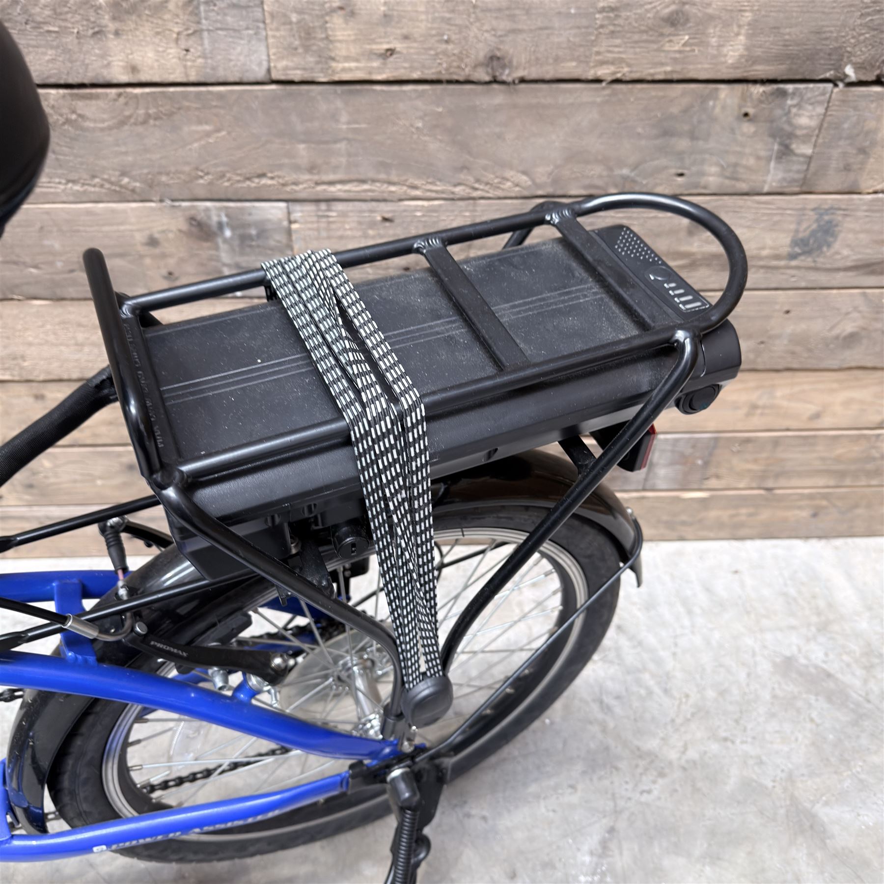 ELife Royal electric assisted bike with charger
