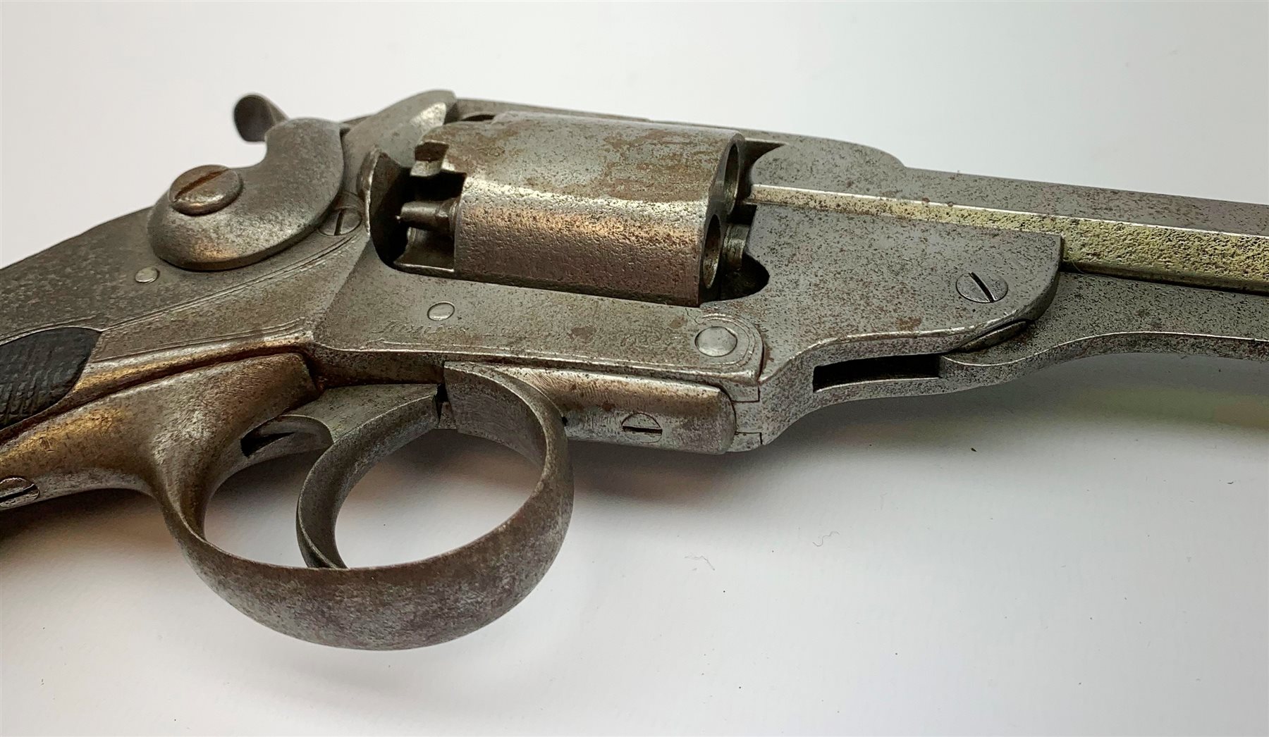 19th century English Kerr's Patent five-shot 54-bore side hammer percussion cap revolver, the 14cm octagonal barrel indistinctly marked to the top 'London Armoury', engraved 'Kerr's Patent 624' on the right frame beneath the cylinder, chequered walnut stock 30cm overall