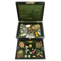 Early 20th century jewellery box, containing Victorian and later jewellery including 17ct gold stone set flower brooch and red pendant, 18ct gold amethyst circular brooch, stone set pinchbeck seal fobs, silver agate clover brooch, gold-plated chains, 9ct gold amber and pearl earrings, 9ct gold ring etc