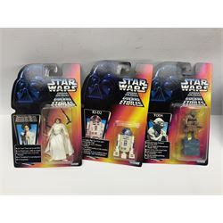 Star Wars - twenty-four carded figures including nineteen La Guerra De Las Galaxias La Guerre Des Etoiles; and five others; all in unopened blister packs (24)