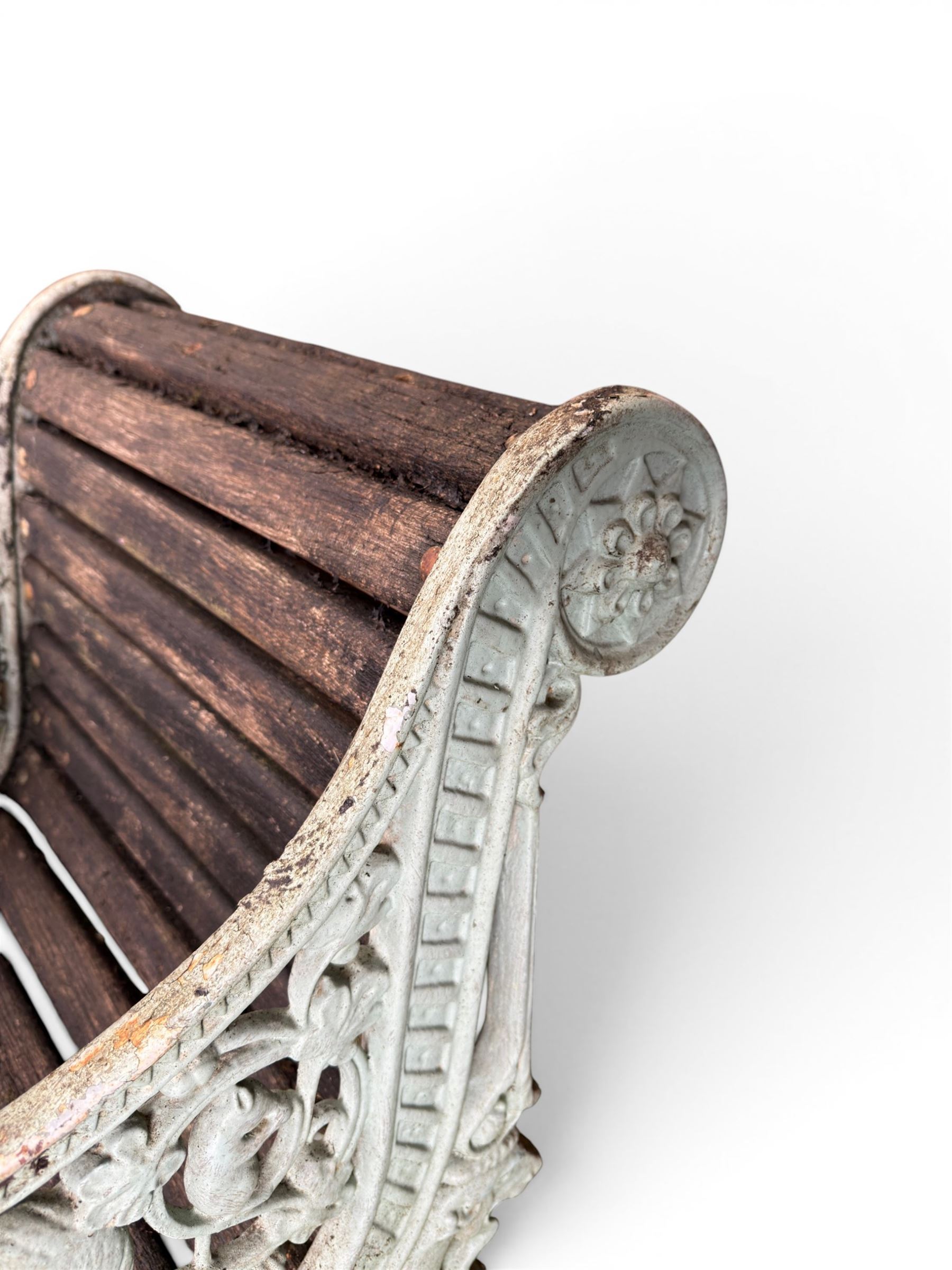 Pair of unusual Victorian revival heavy cast iron garden chair benches, ornate scrollwork detail with squirrels and nature, serpentine wood slatted seat and back - design by George Smith at the Sun Foundry, Glasgow