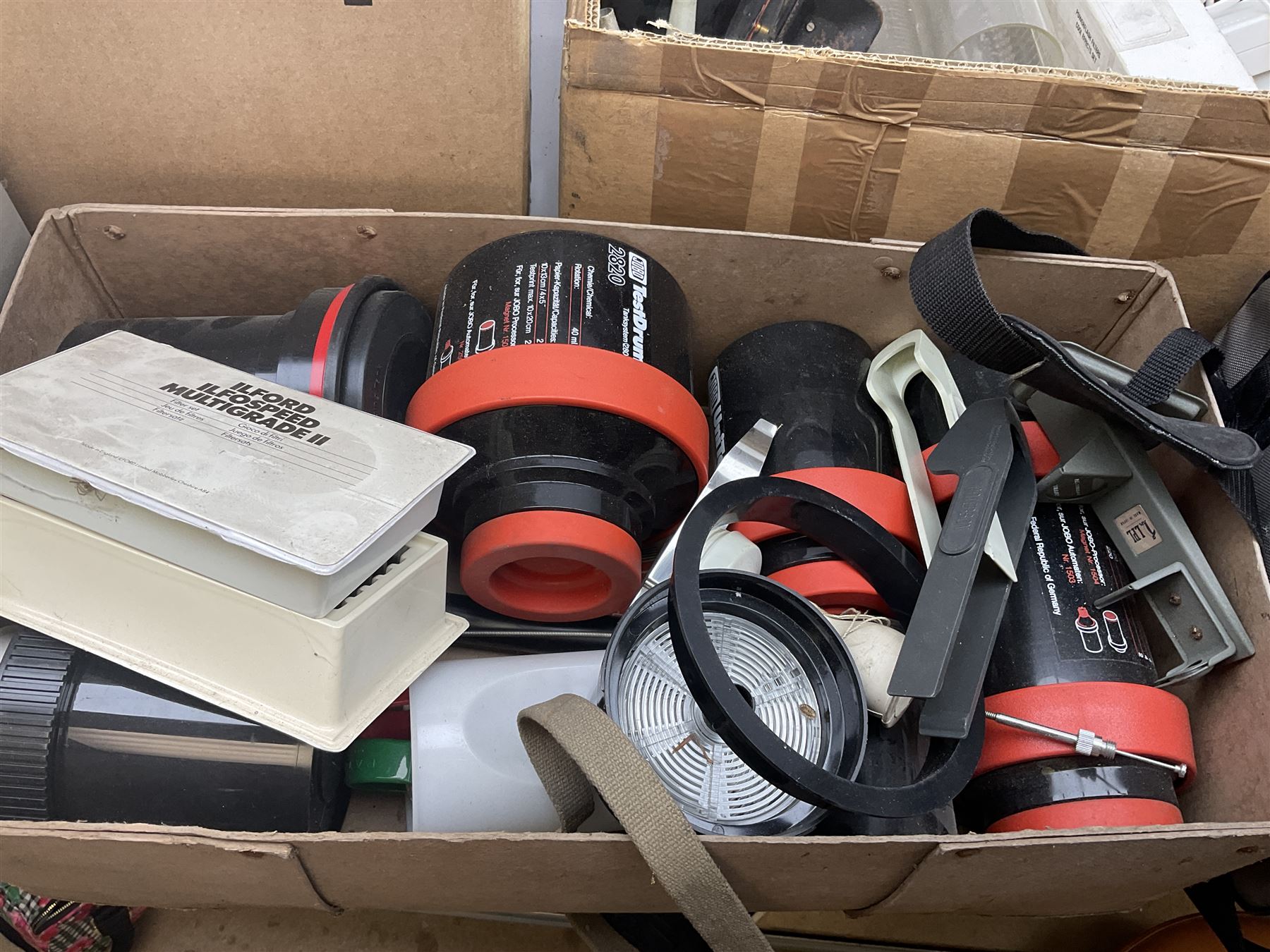 Photo developing equipment, Including Jobo testdrum 2820, Jobo process timer, Swing shift bellows, chemical measures, etc, five boxes  