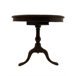 George III mahogany tripod table, circular moulded top with skirt, on hinged box mechanism, turned column with three splayed supports