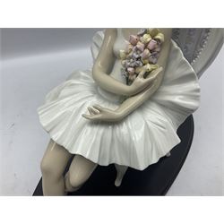 Large Lladro figure, Jester Serenade, modelled as a ballerina with bouquet of flowers seated before a jester playing the violin, limited edition 1894/3000, sculpted by  Antonio Ramos, with original box, no 5932, year issued 1993, year retired 1994, H37cm