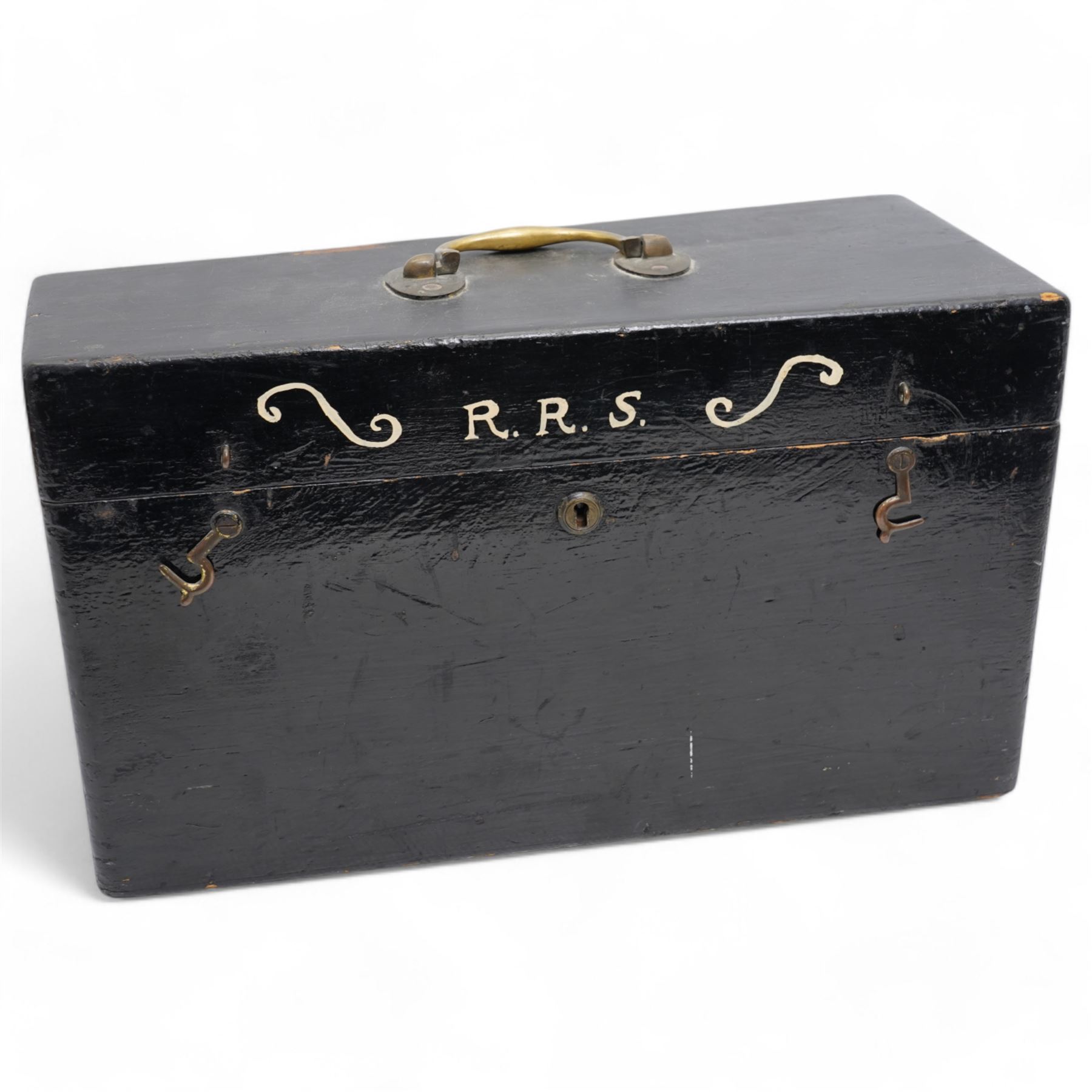 Early 20th Century brass cornet by R. De Lacy of 84 Holland Road, Brixton, London and Paris, in original ebonised case
