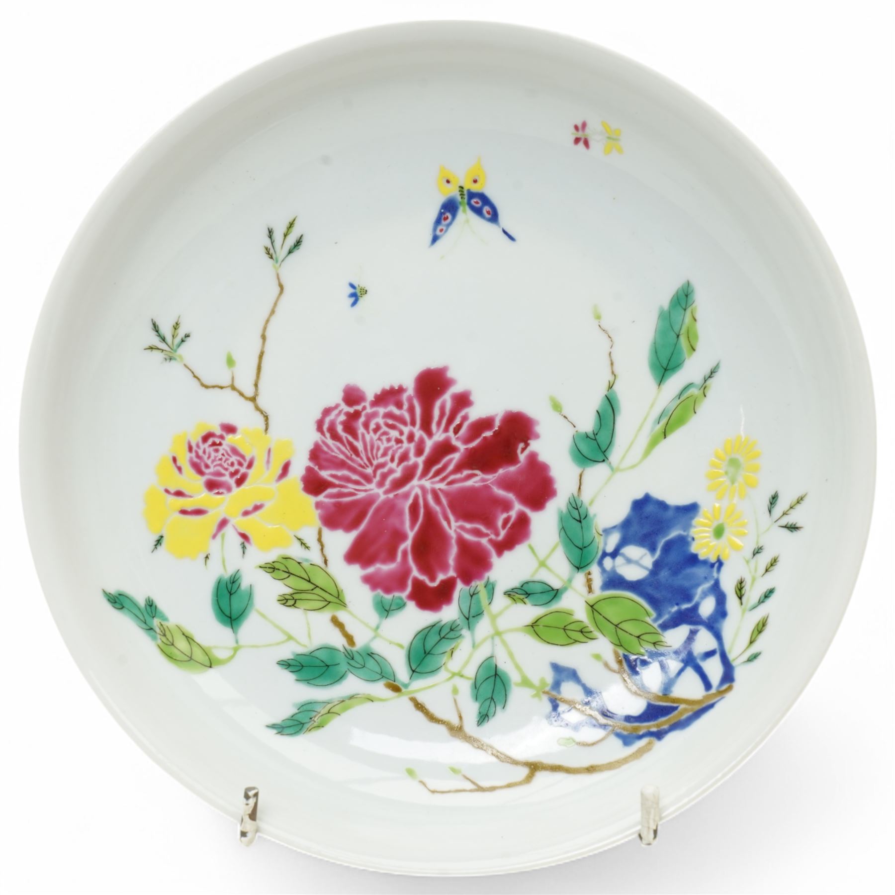 Chinese shallow bowl decorated with pink, yellow and blue flowers, 18th century Yongzheng mark D19cm