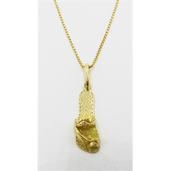  18ct gold shoe pendant necklace stamped 750 approx 3.9gm  