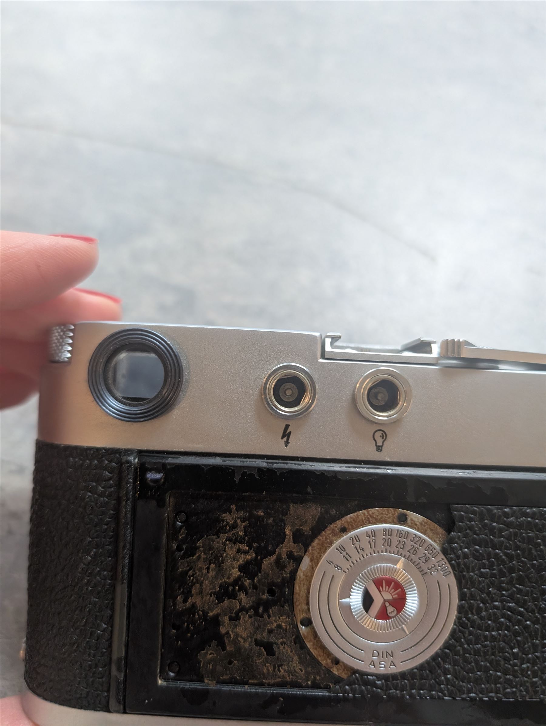Leica DBP M3 35mm rangefinder camera body, serial no. 1038356, circa 1961, in chrome finish, housed in brown leather Leica case, with a Leitz Wetzlar Sunnilux 1:1.4/50 lens serial no. 1845148, Leitz Wetzlar Elmar 1:4/135 lens serial no. 1825980, 12575N hood, 12521G hood, Leica Meter MC serial no. 99015, Sunpak Auto28 SR Thyristor, Linhof 3 Way Pan tripod, and a Toshiba PE-1 Linear Exposure meter, all housed in an Original Benser Everready Case, most items with instruction booklets 